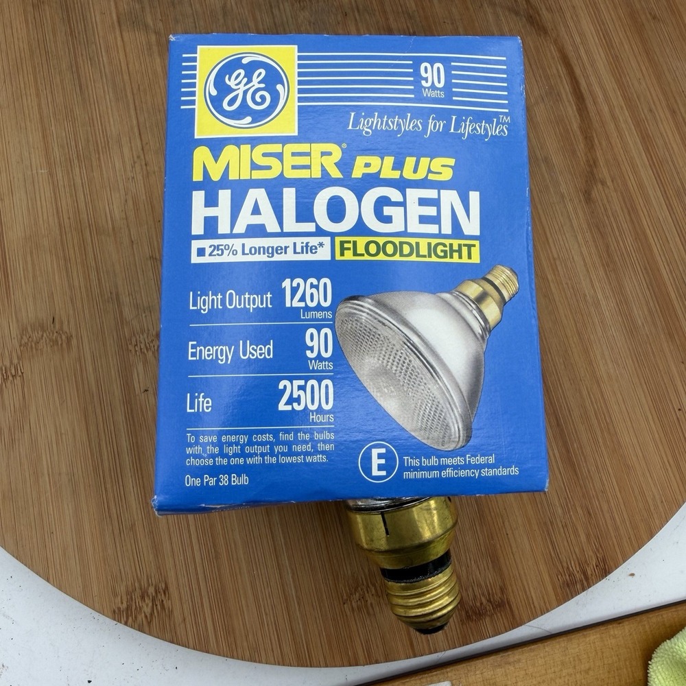 New G.E. Halogen Bulb PAR38 1260 Lumens 90Watts Life 2,500 Hours